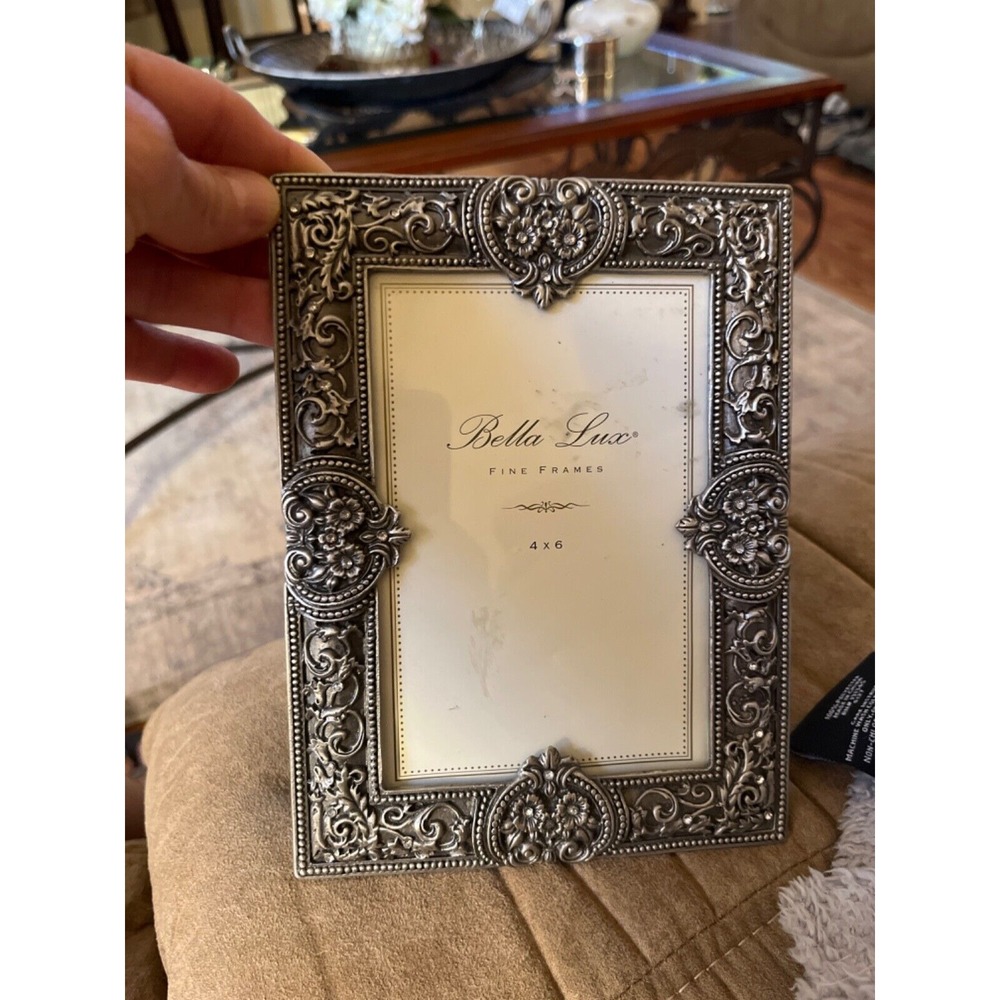 Bella Luxe  Fine Frames  4x6 silver with ‎ Rhinstones